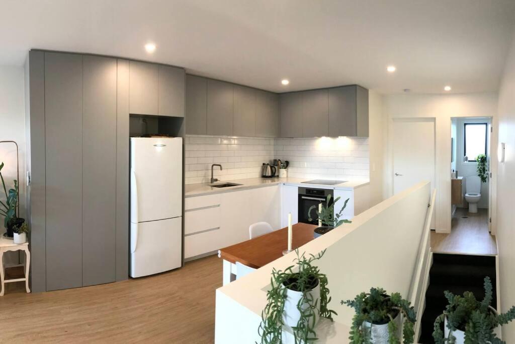 Modern Mangere Town House