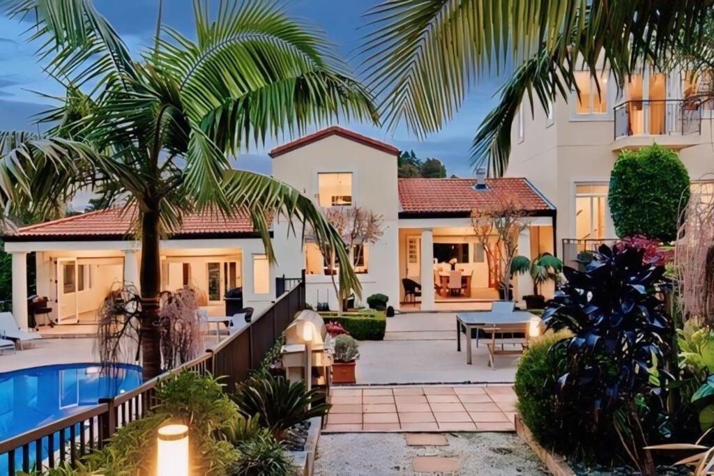 Modern Lifestyle Retreat With Stunning View Pousada Auckland