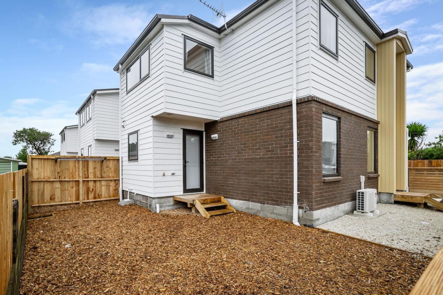 Holiday home Ventura Delight Townhouse With Parking And Patio