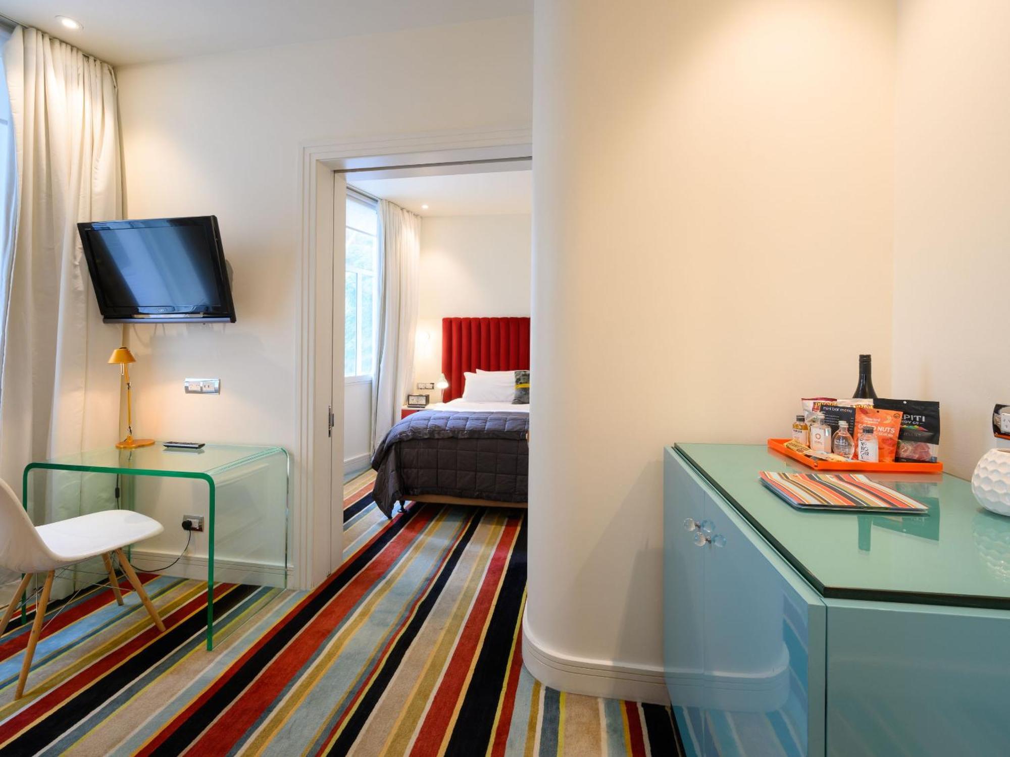 Debrett Hotel 5*