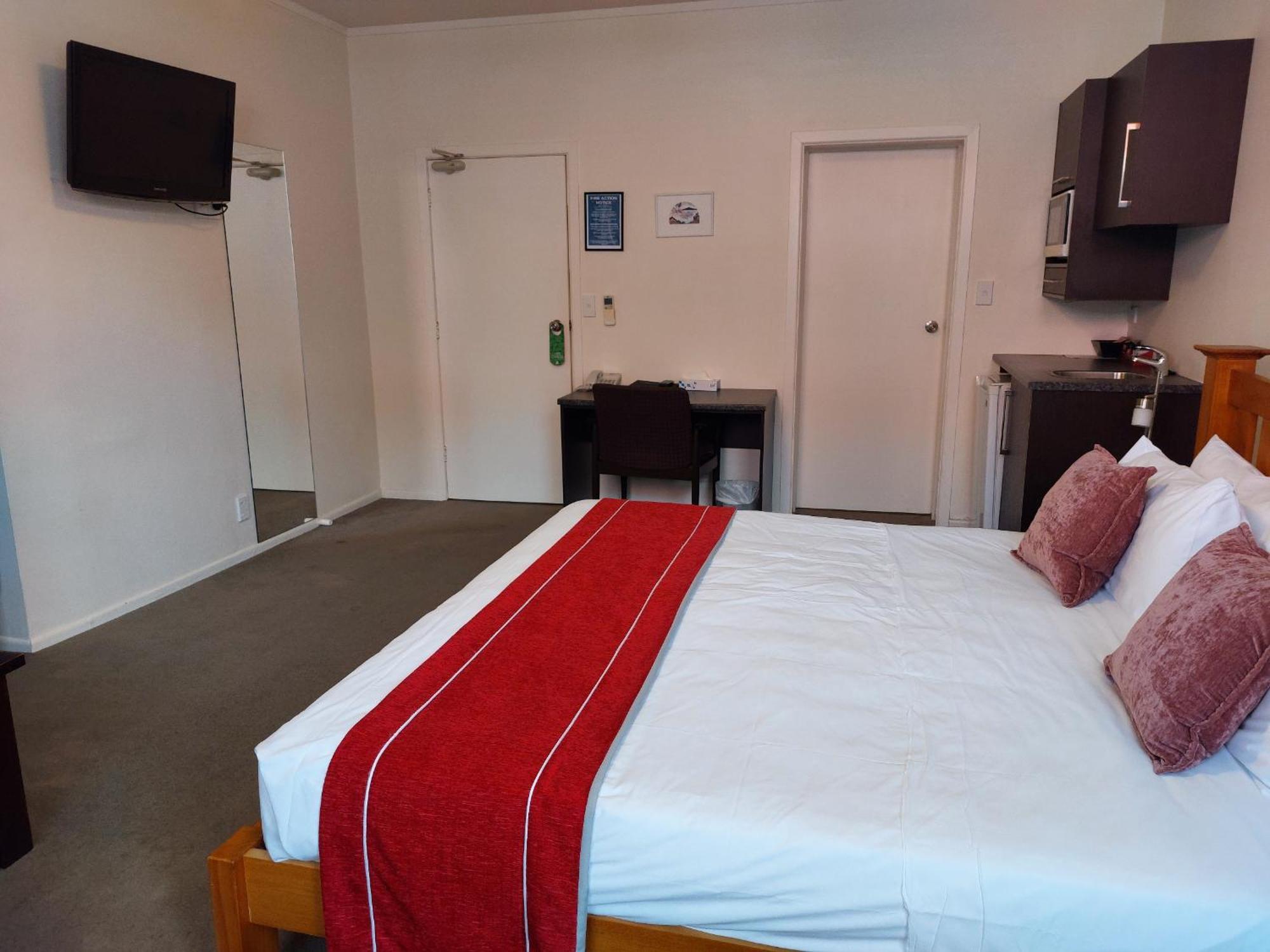 At Eden Park Motel 4*