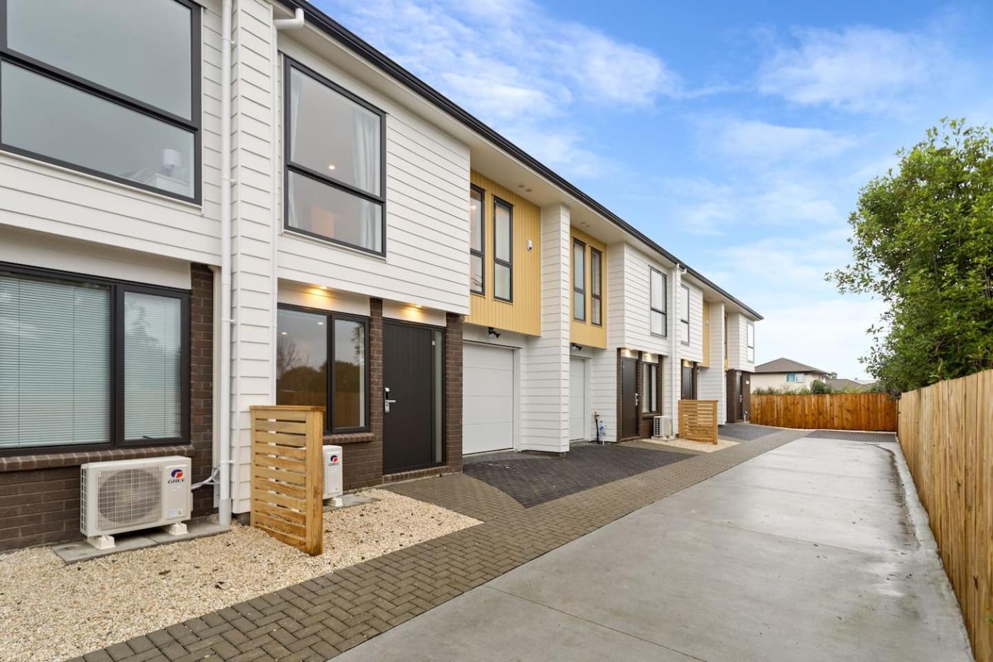 Ventura Retreat Townhouse With Parking And Patio