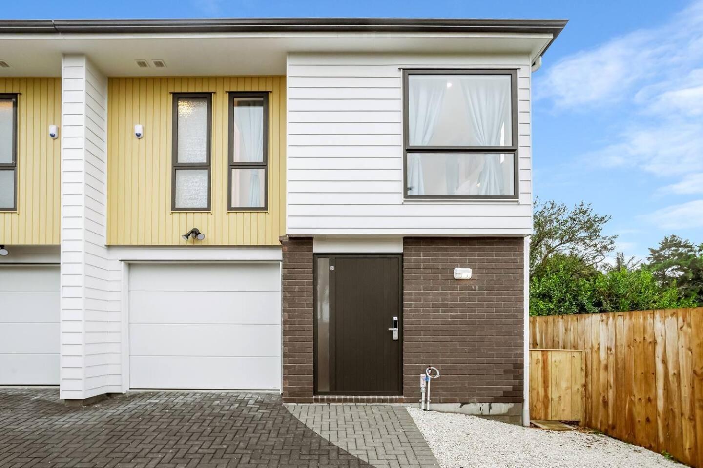Ventura Haven Townhouse With Parking And Patio Auckland