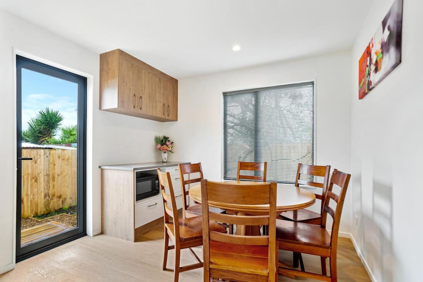 Ventura Haven Townhouse With Parking And Patio Holiday home Auckland