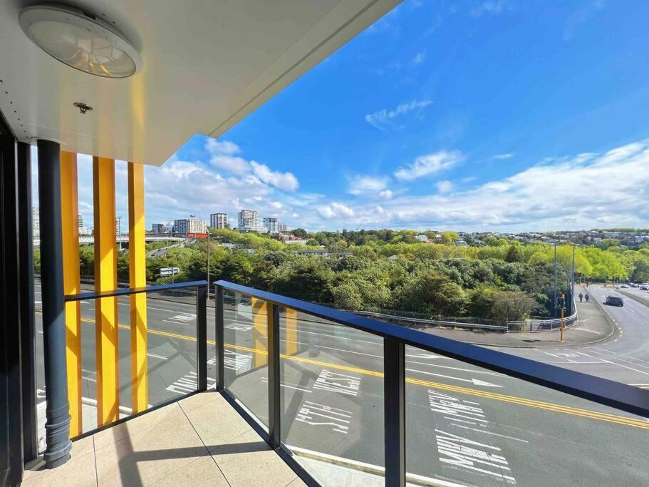 Stunning View 1-bedroom In Centre *