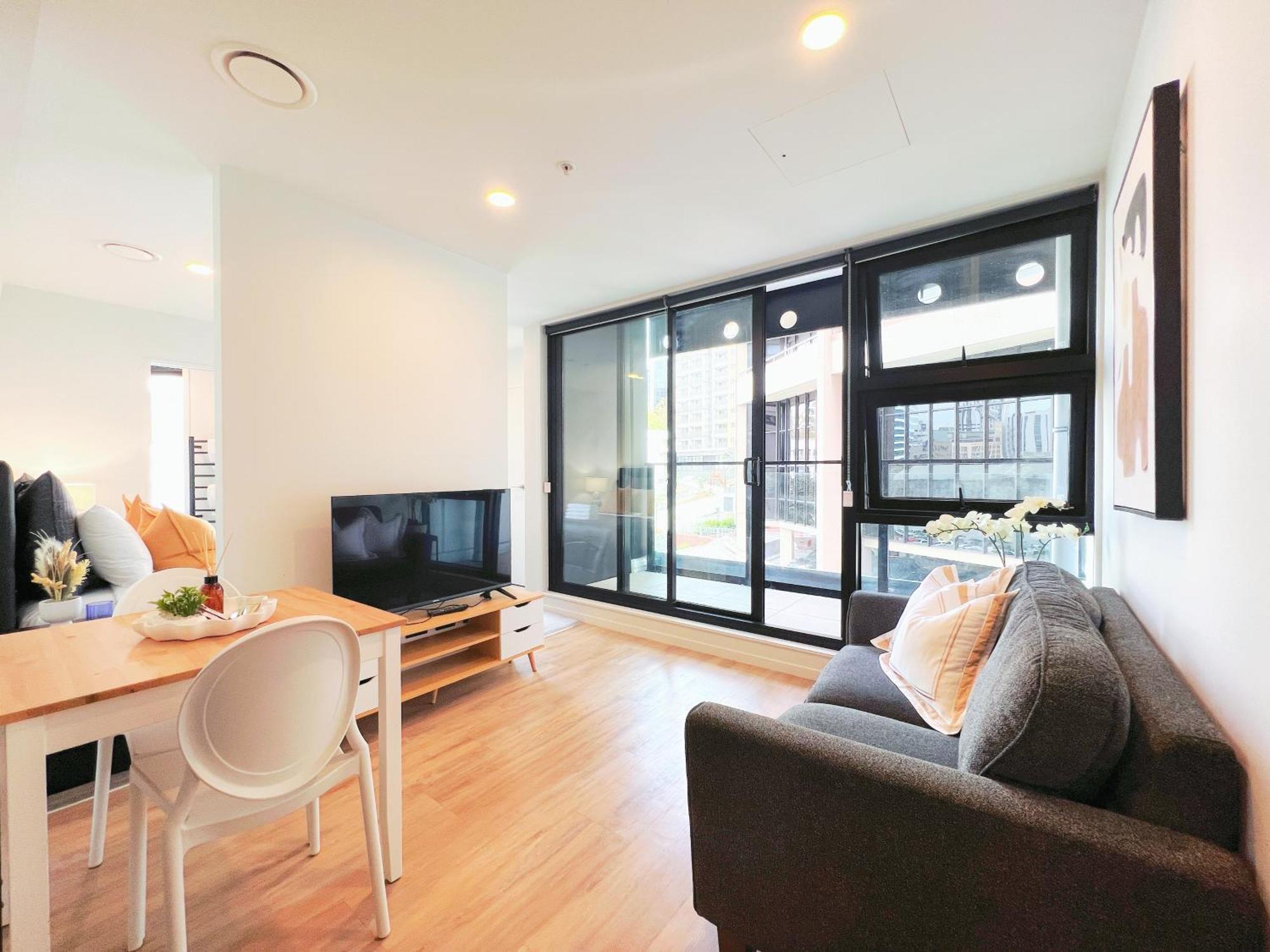 Comfy 1-bedroom In Cbd *