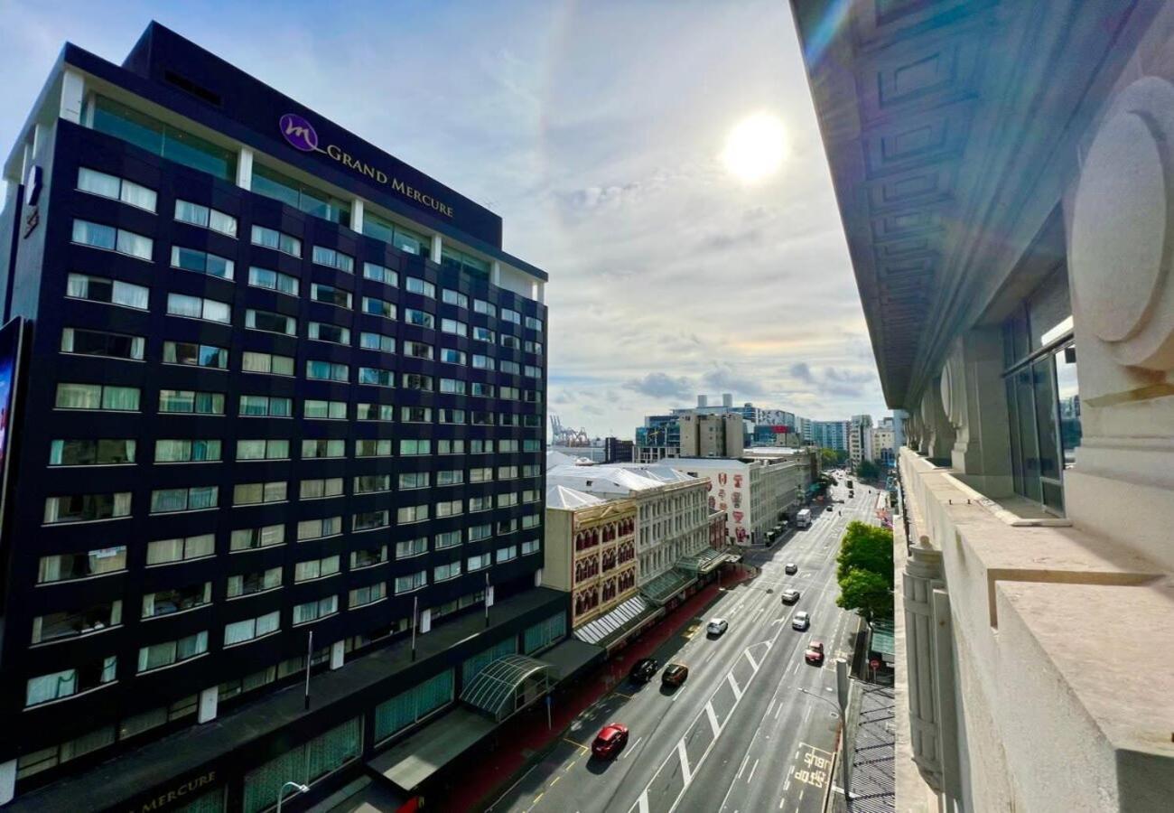 The Queens Retreat - Penthouse On Queen Street Apartment