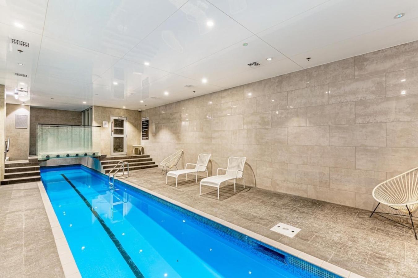 Apartment Stylish And Modern - Balcony And Pool