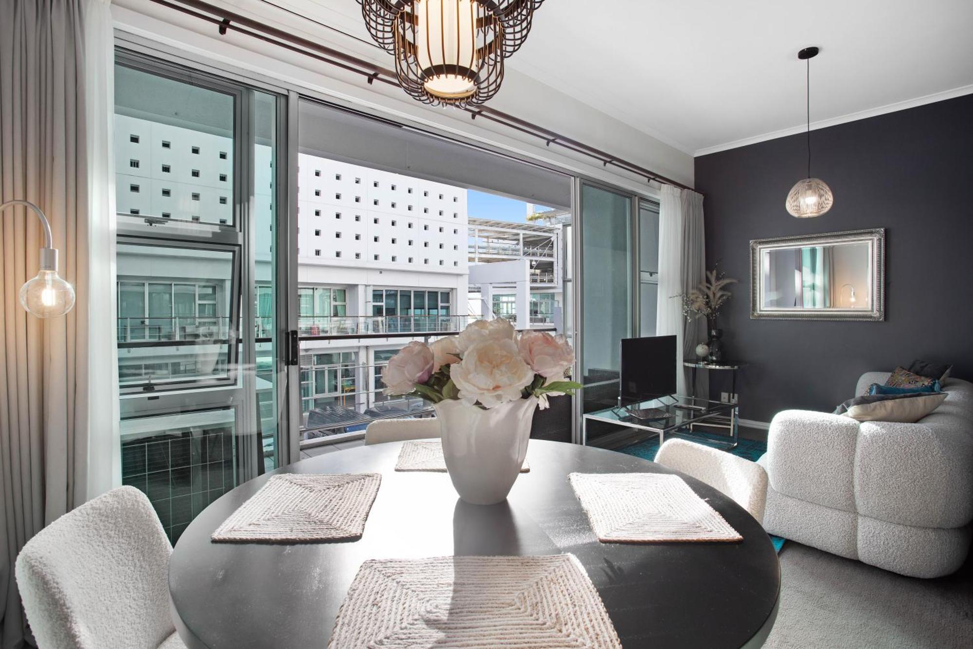 Princes Wharf 2 Bedroom Newly Renovated Luxury Apartment Auckland
