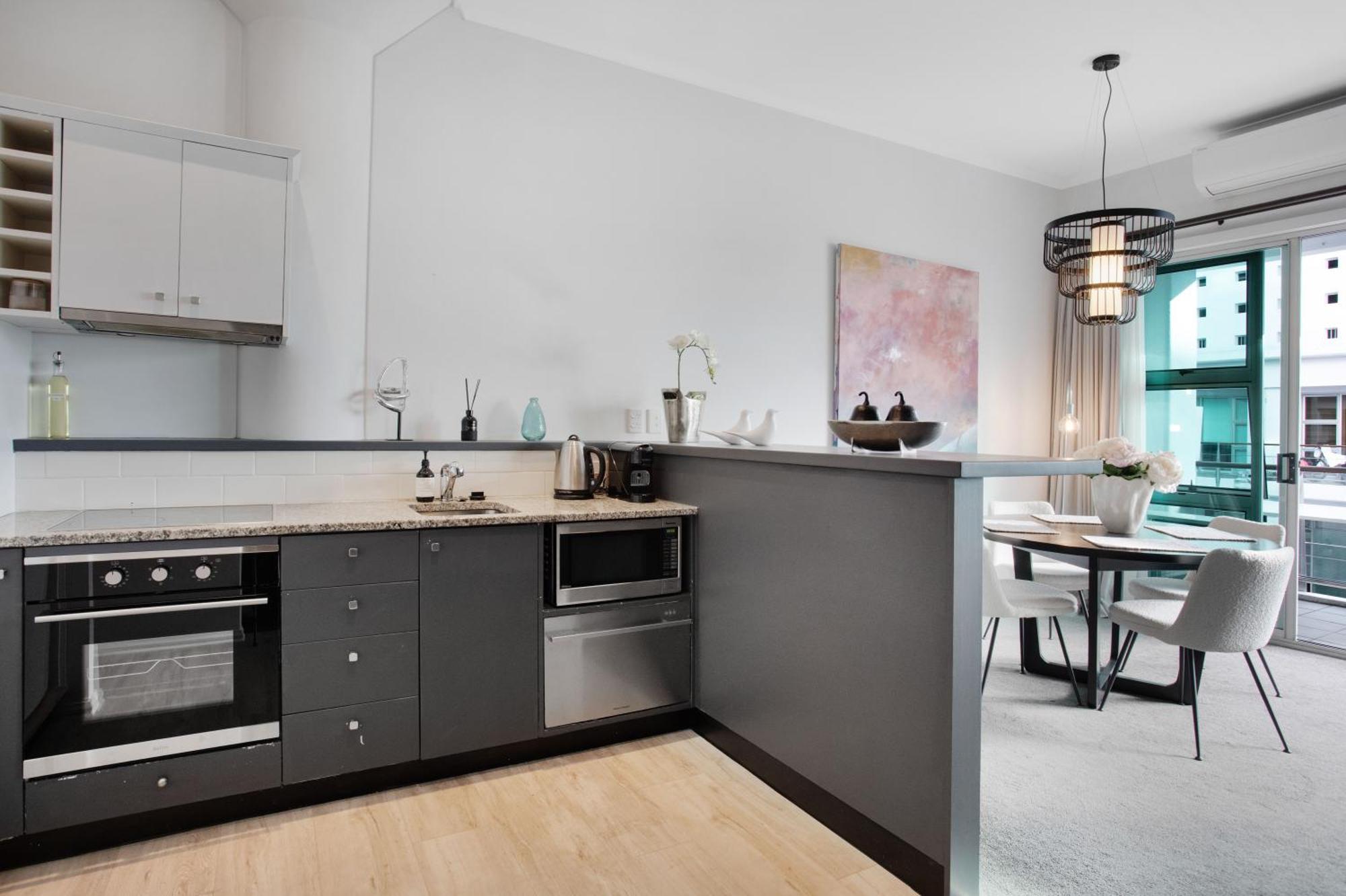 Princes Wharf 2 Bedroom Newly Renovated Luxury Apartment
