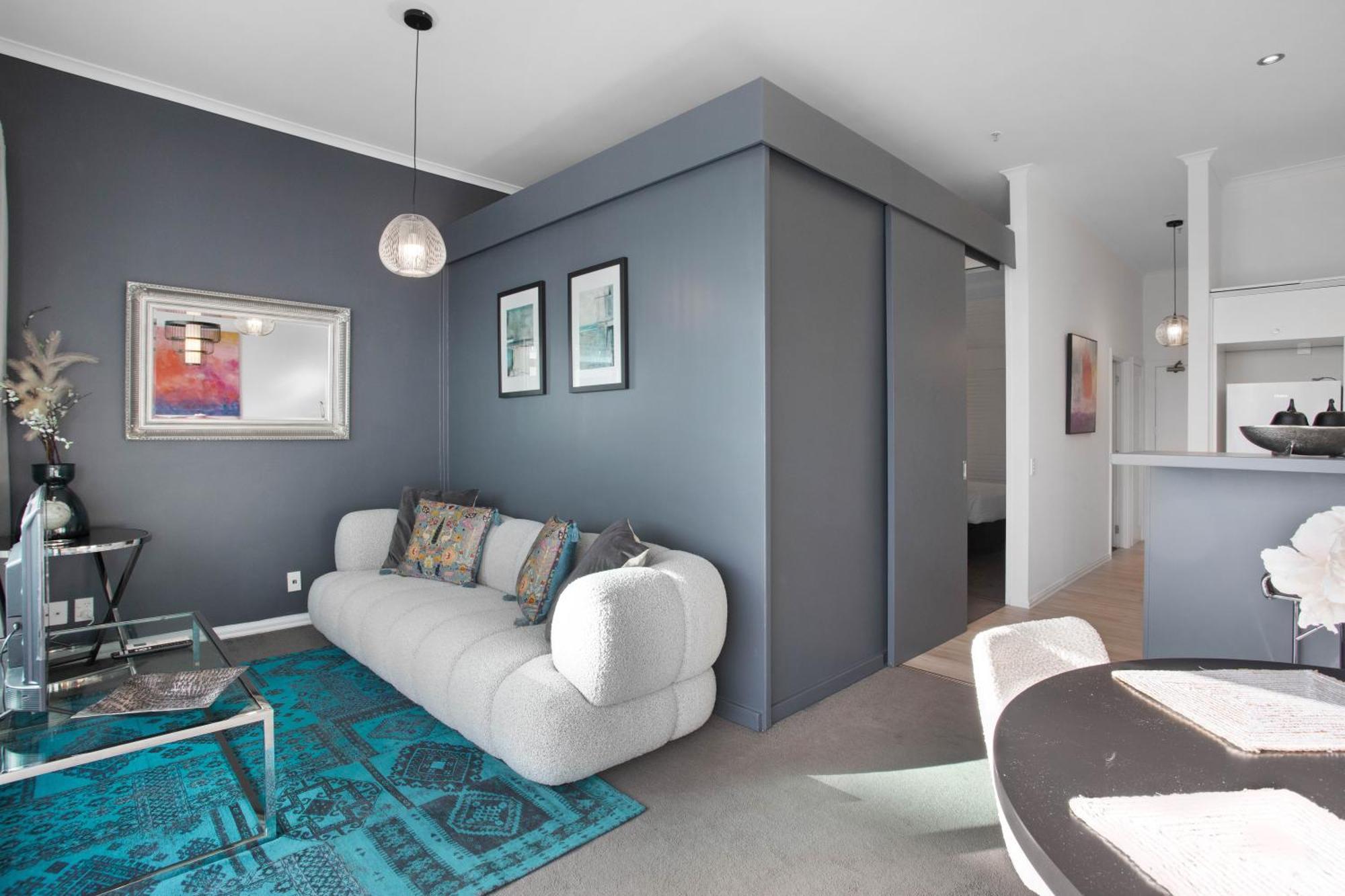 Princes Wharf 2 Bedroom Newly Renovated Luxury