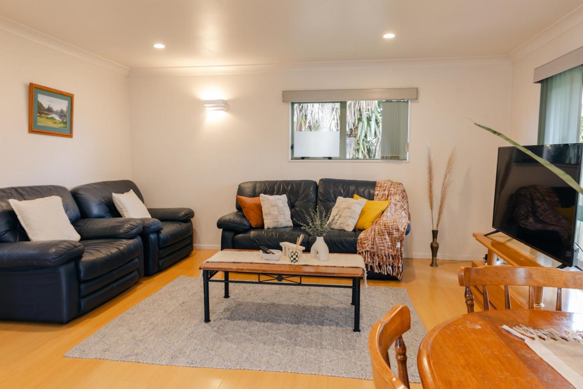 Prime Location At Mt Eden- Cozy Vibe 3br *