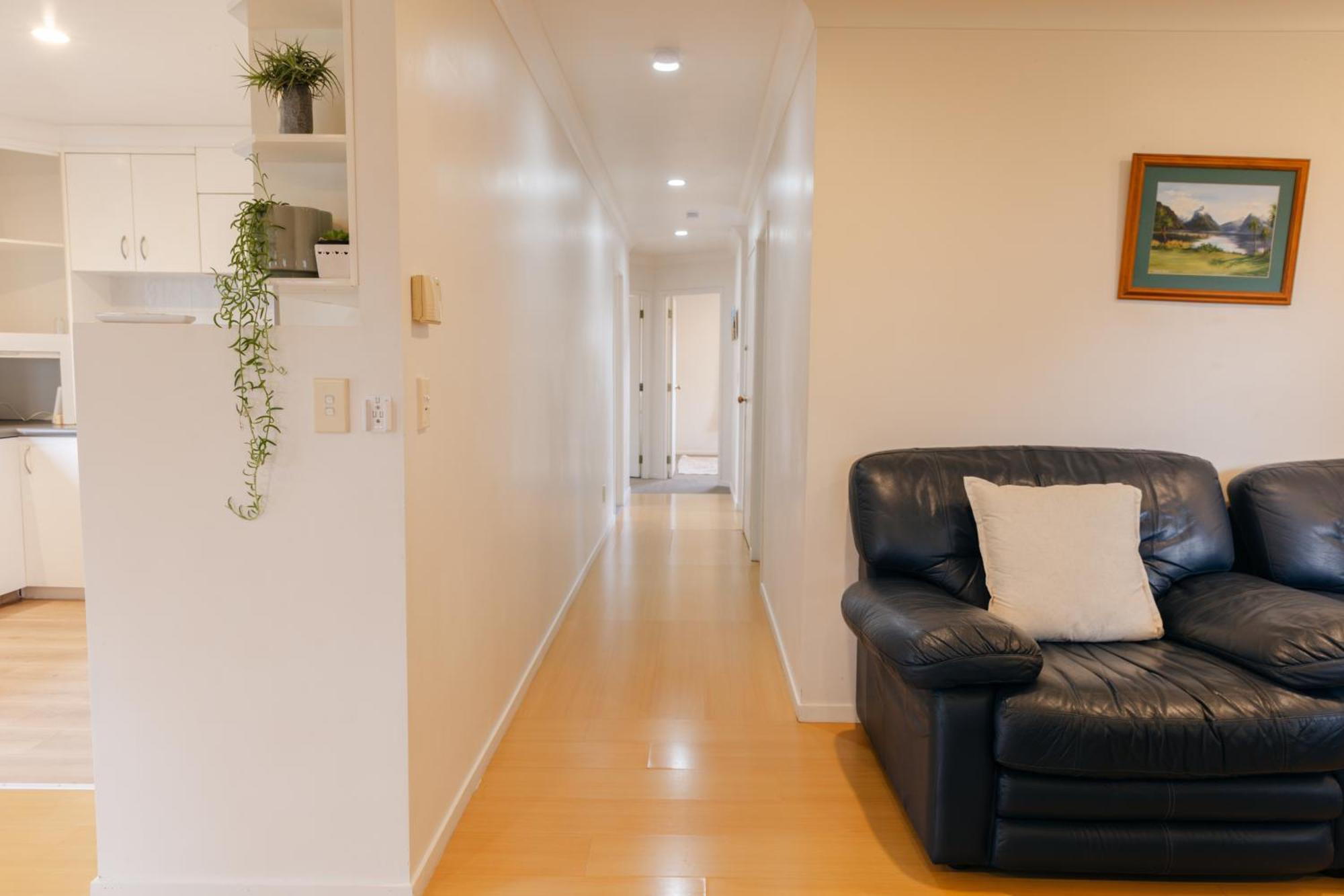 Prime Location At Mt Eden- Cozy Vibe 3br