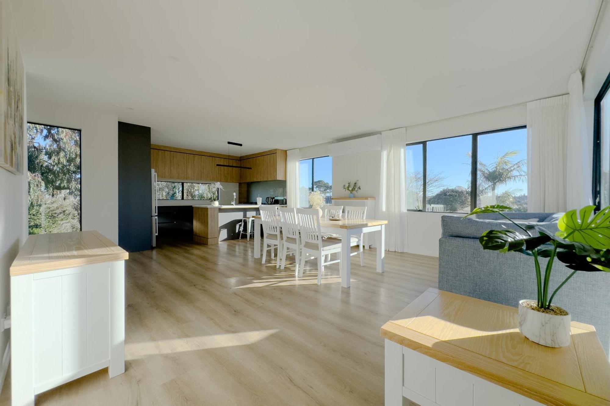 Stunning Three Bedroom Unit In Forrest Hill Villa Auckland