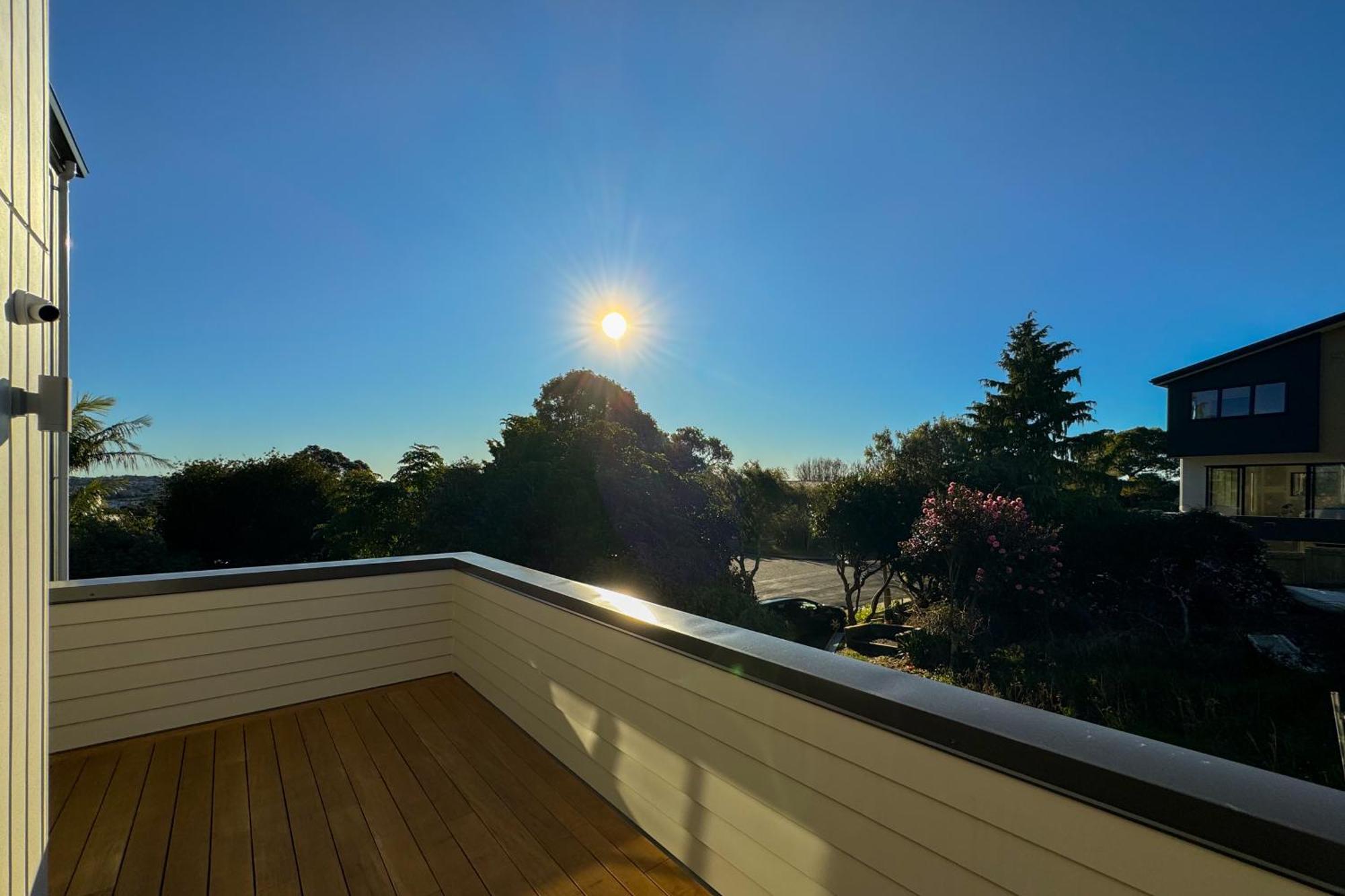 Stunning Three Bedroom Unit In Forrest Hill *