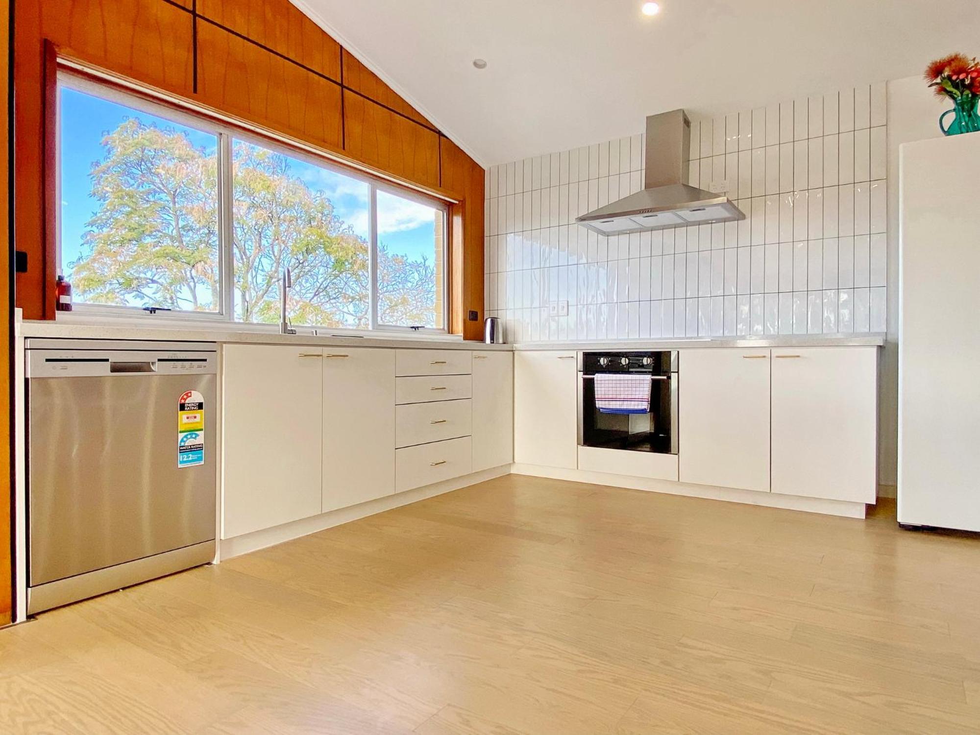 Holiday home Large House. Convenient Location. Auckland