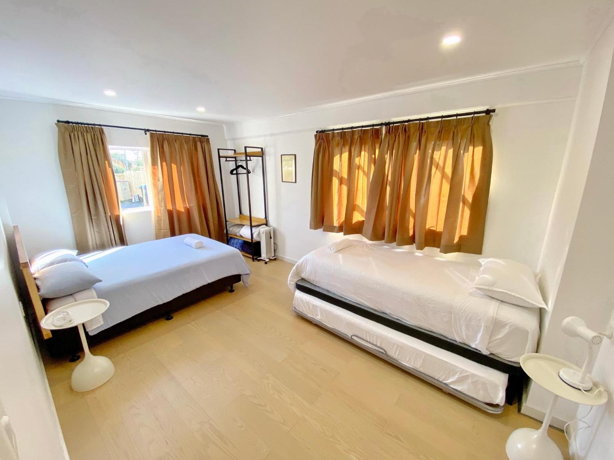 Holiday home Large House. Convenient Location. Auckland