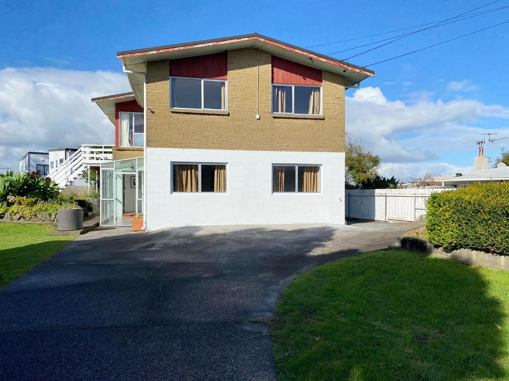 Holiday home Large House. Convenient Location. Auckland
