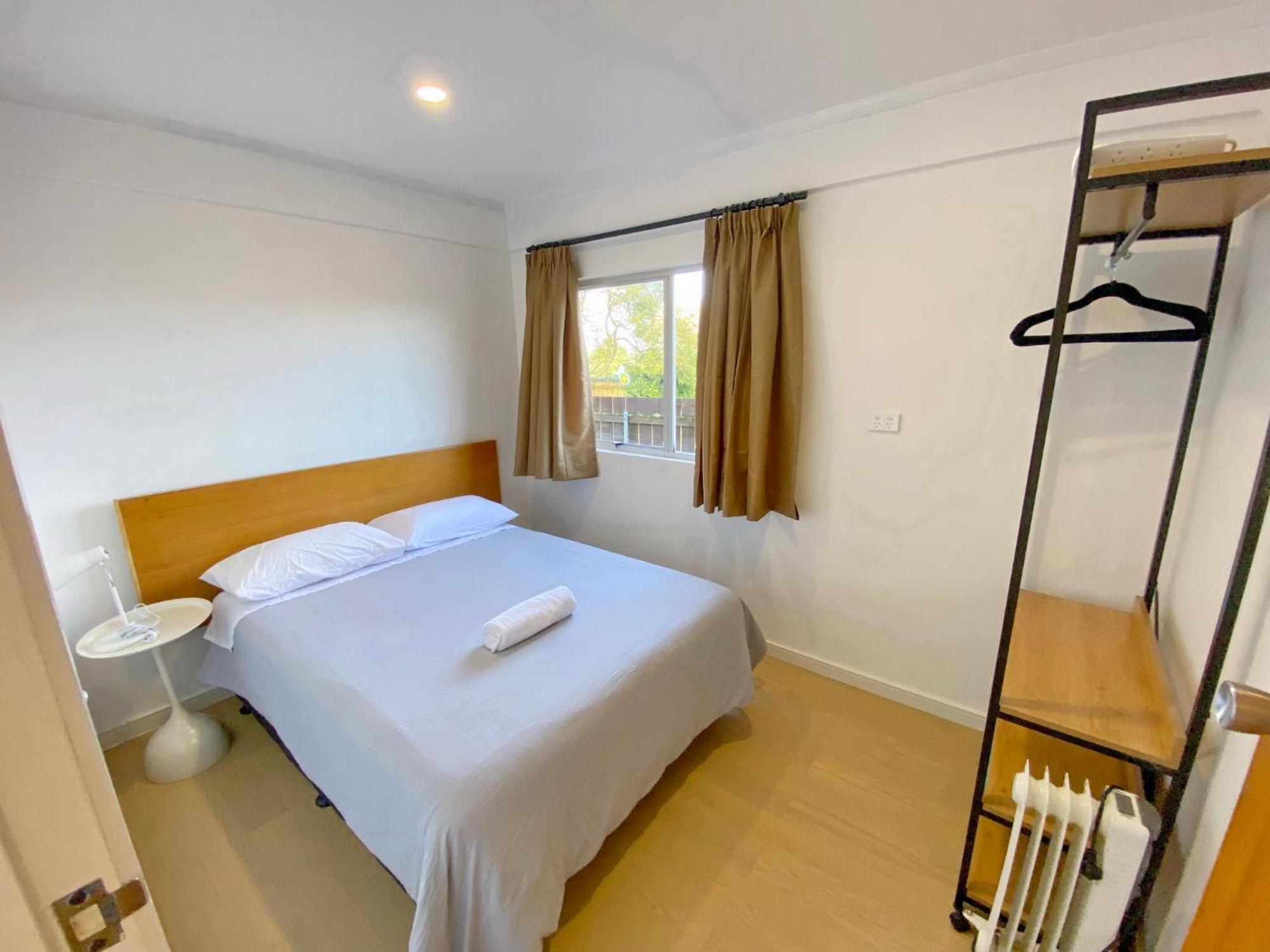 Holiday home Large House. Convenient Location. Auckland
