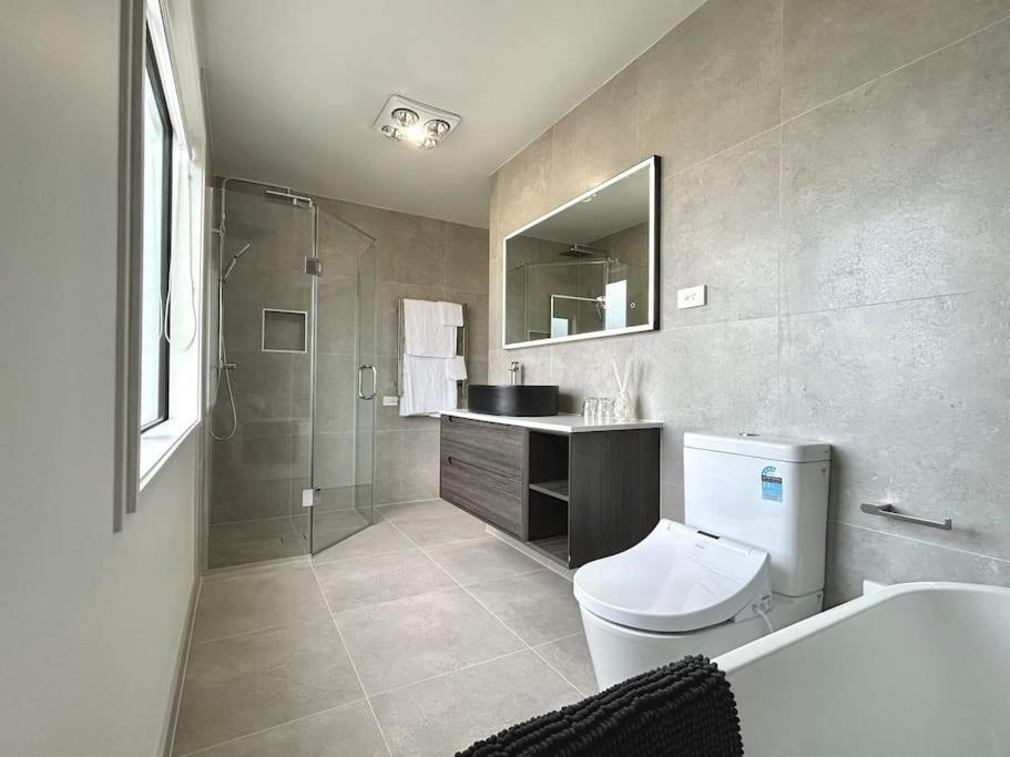 Sparkling New 4beds Family Holiday home *