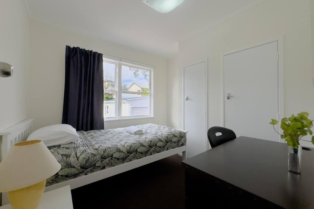 Exquisite Four-bedroom In Forrest Hill Holiday home