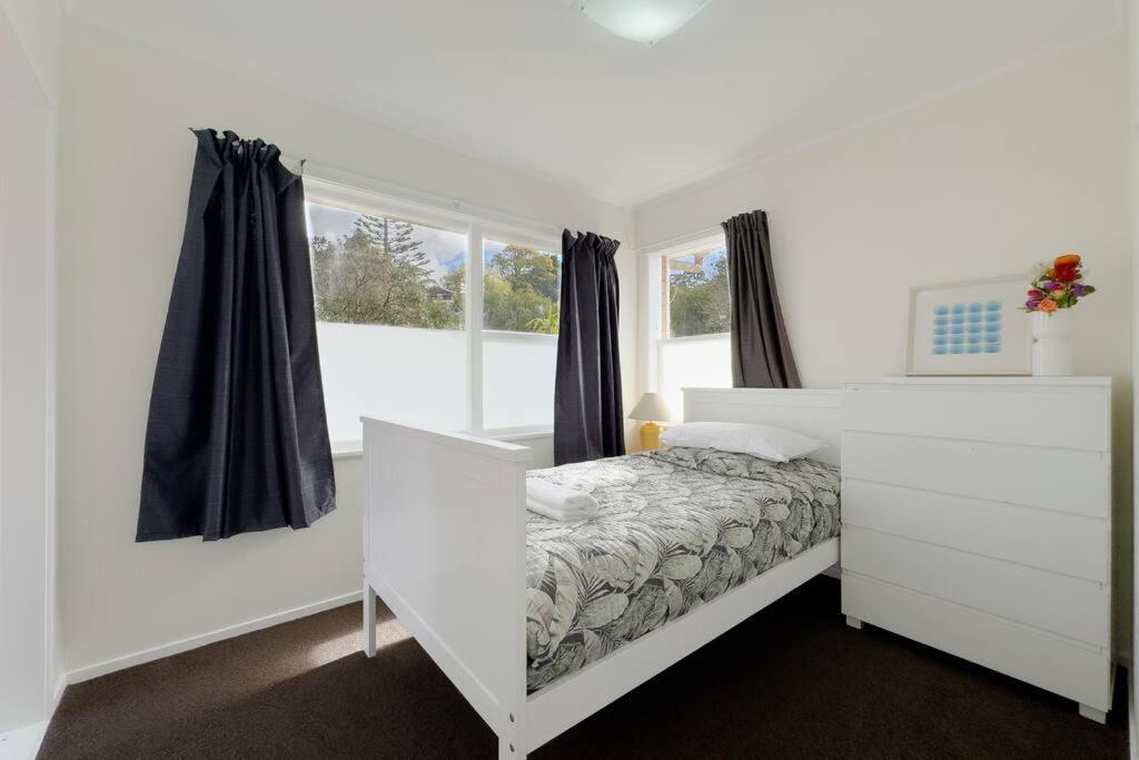 Holiday home Exquisite Four-bedroom In Forrest Hill Auckland