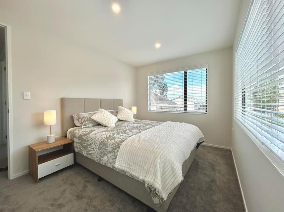 Sparkling New 4beds Family Holiday home *