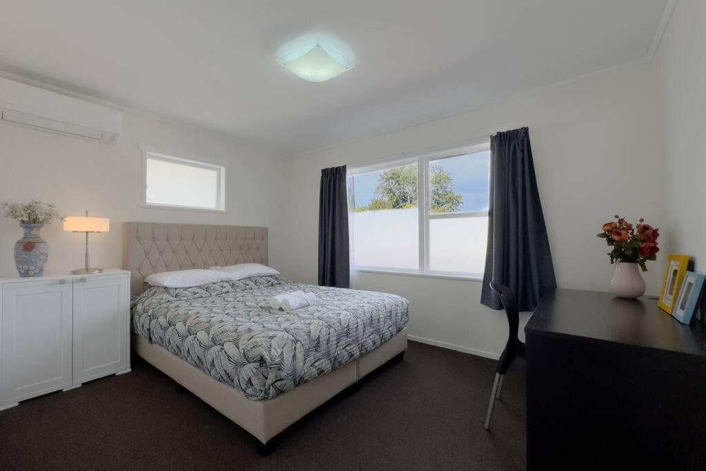Holiday home Exquisite Four-bedroom In Forrest Hill Auckland