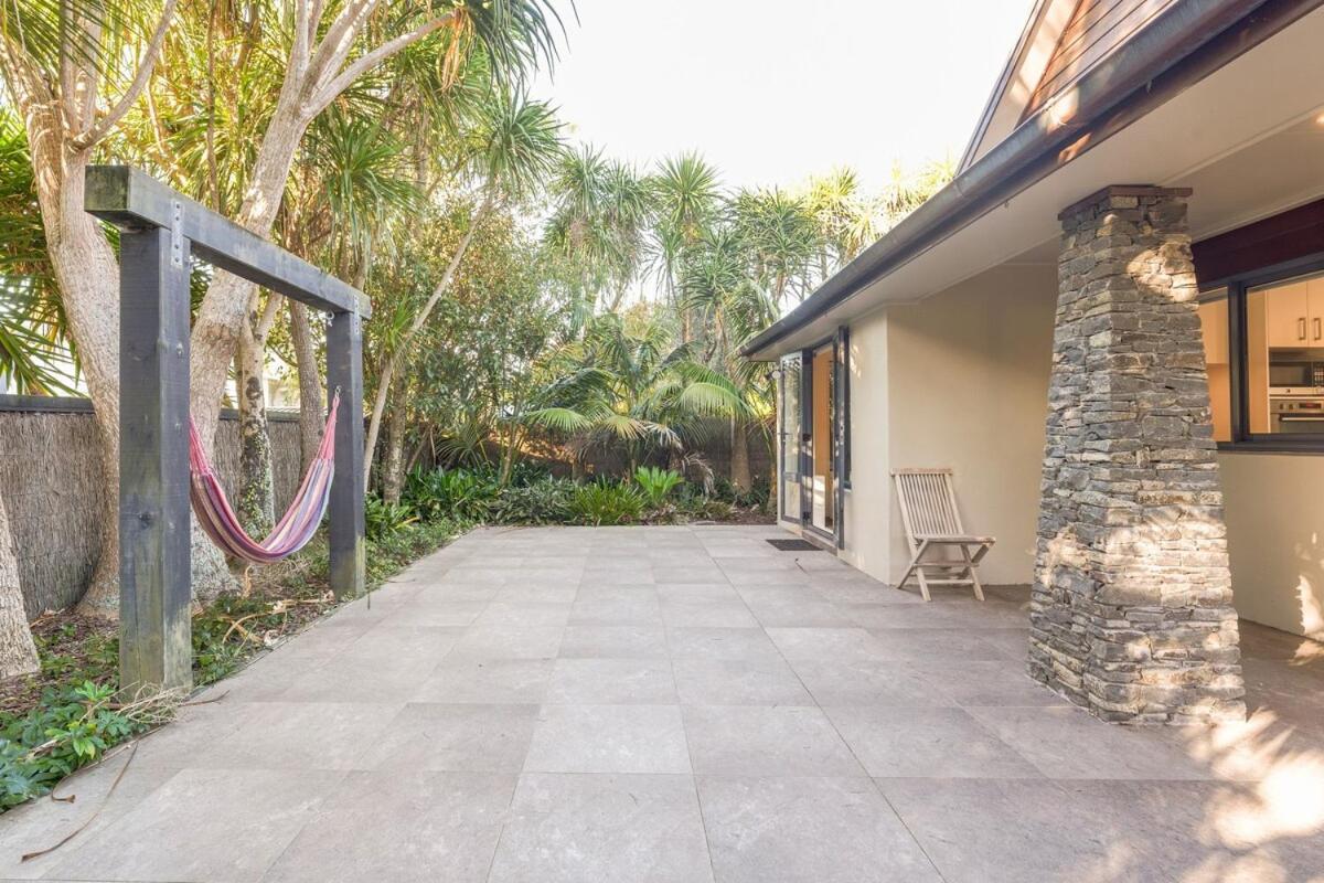 Villa Style In Urban Auckland