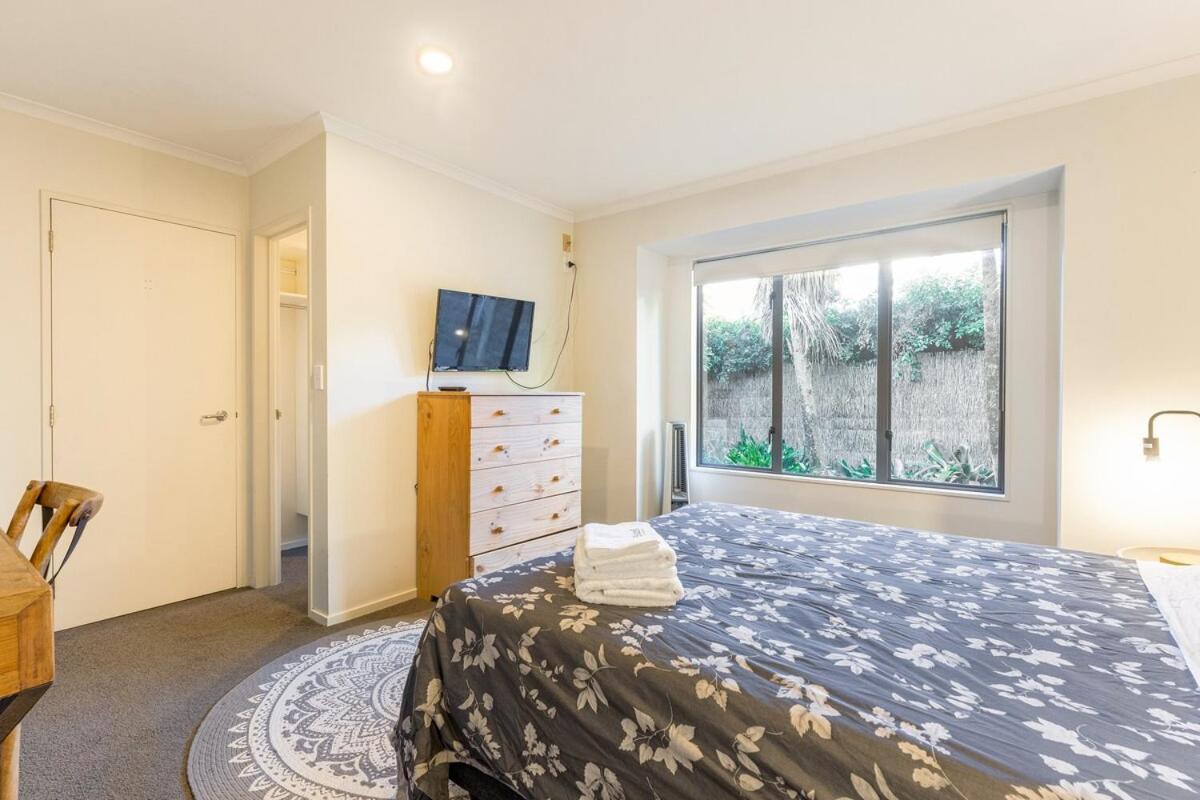 Villa Style In Urban Auckland