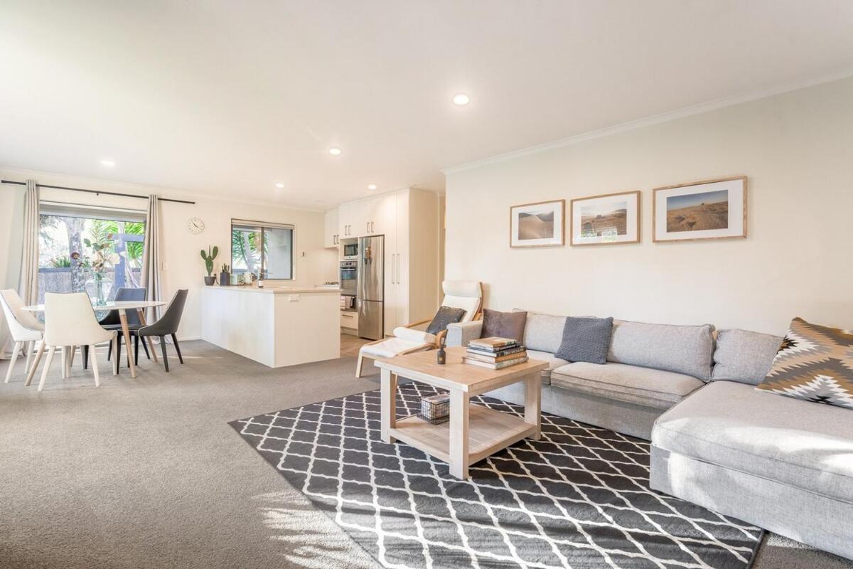 Style In Urban Villa Auckland