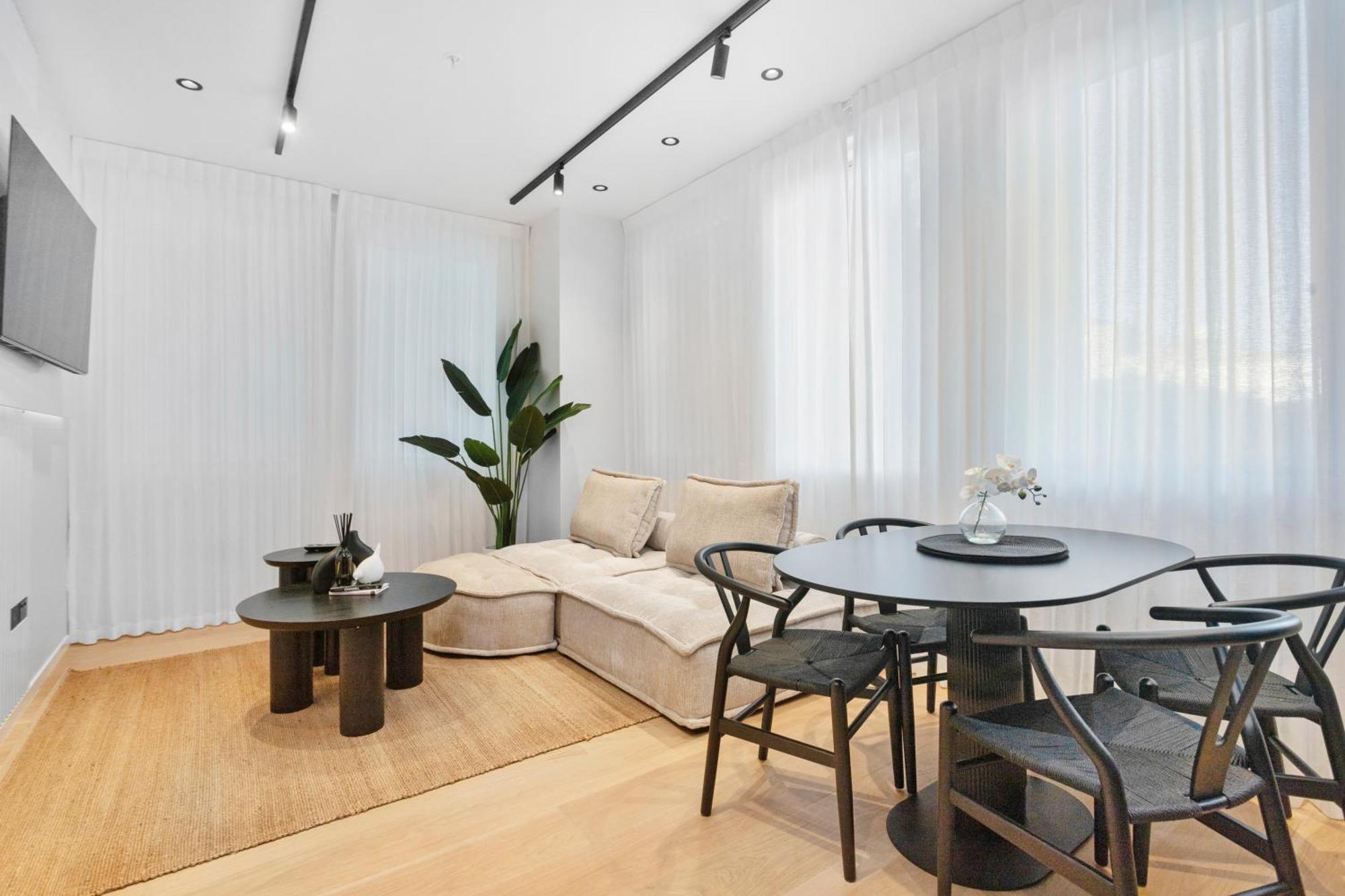 Apartment Victoria Street By Urban Rest *