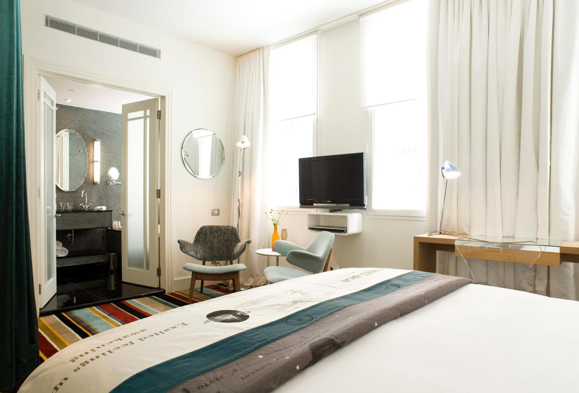 Debrett 5* Auckland