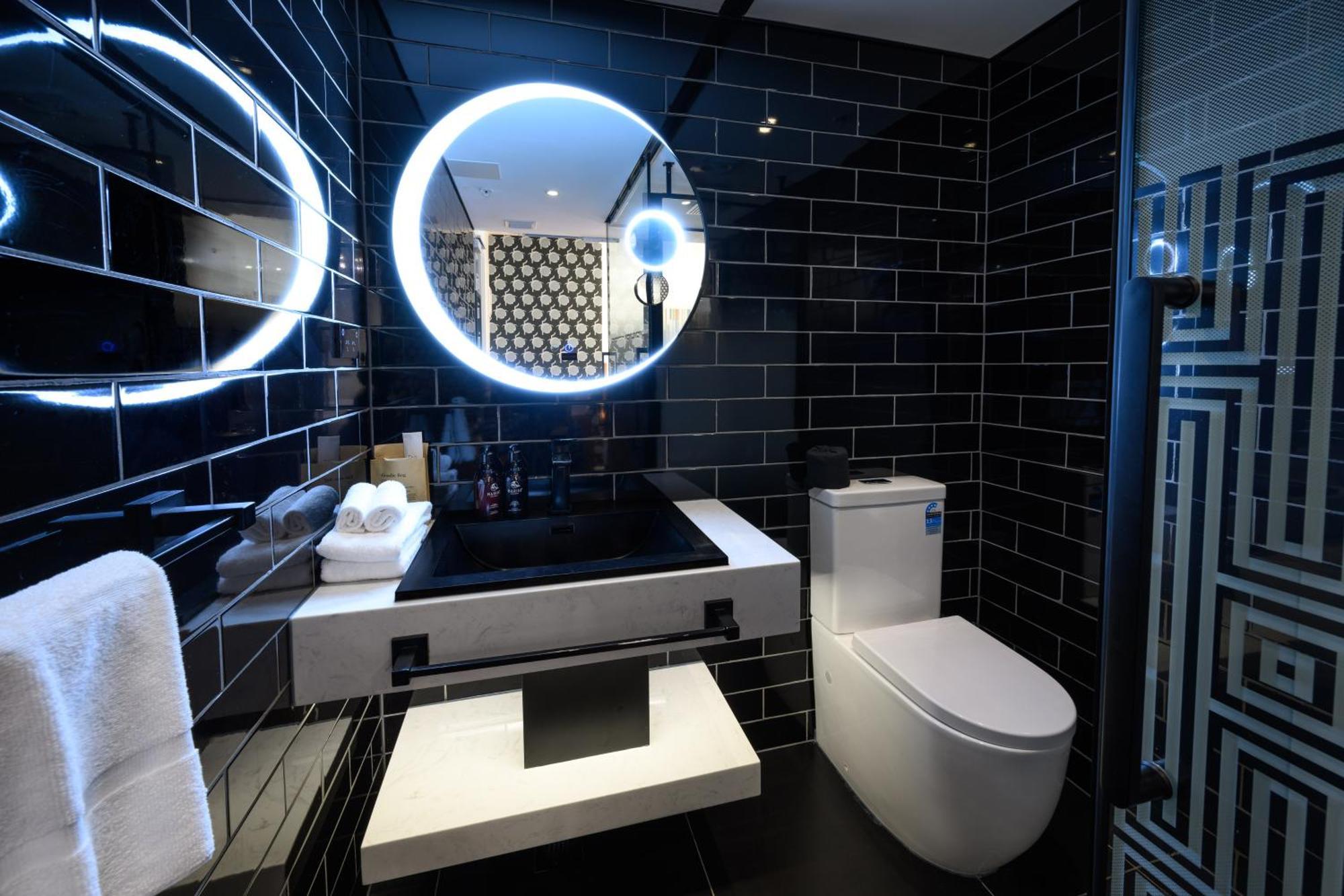 Ohtel Hotel