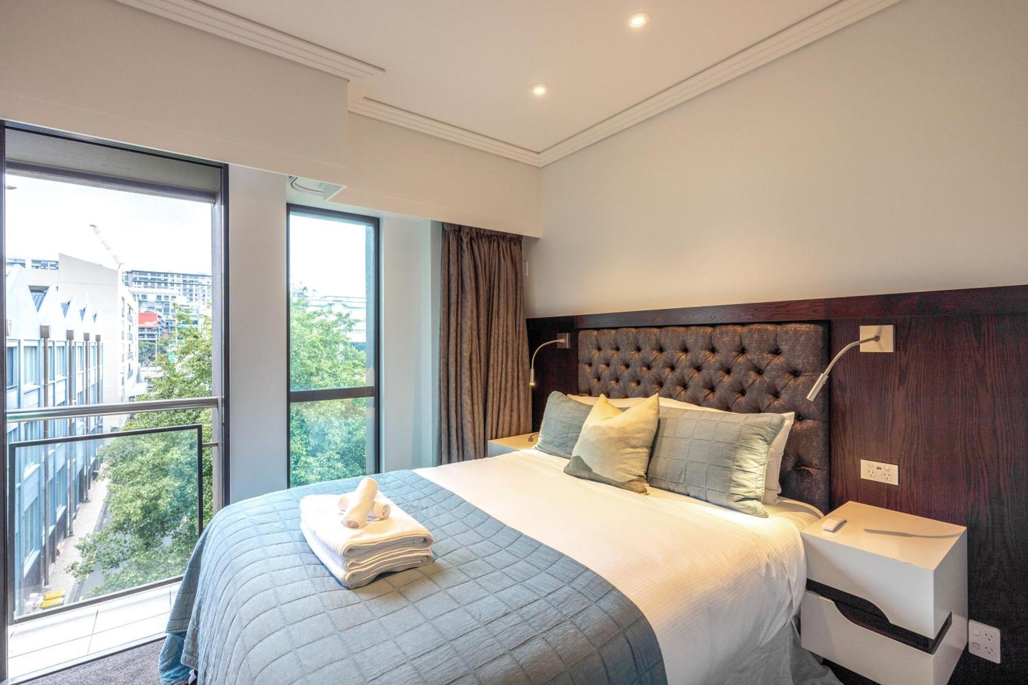 The Quays - Viaduct Apartment