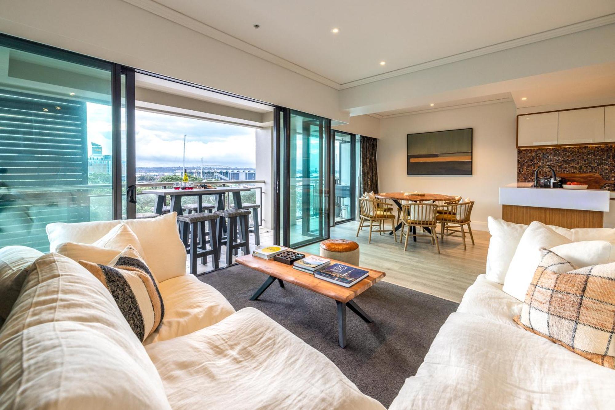 The Quays - Viaduct Apartment
