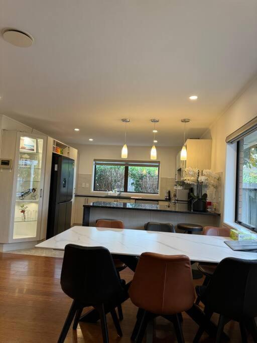 Apartment Sweet 9km To Airport Near New Auckland
