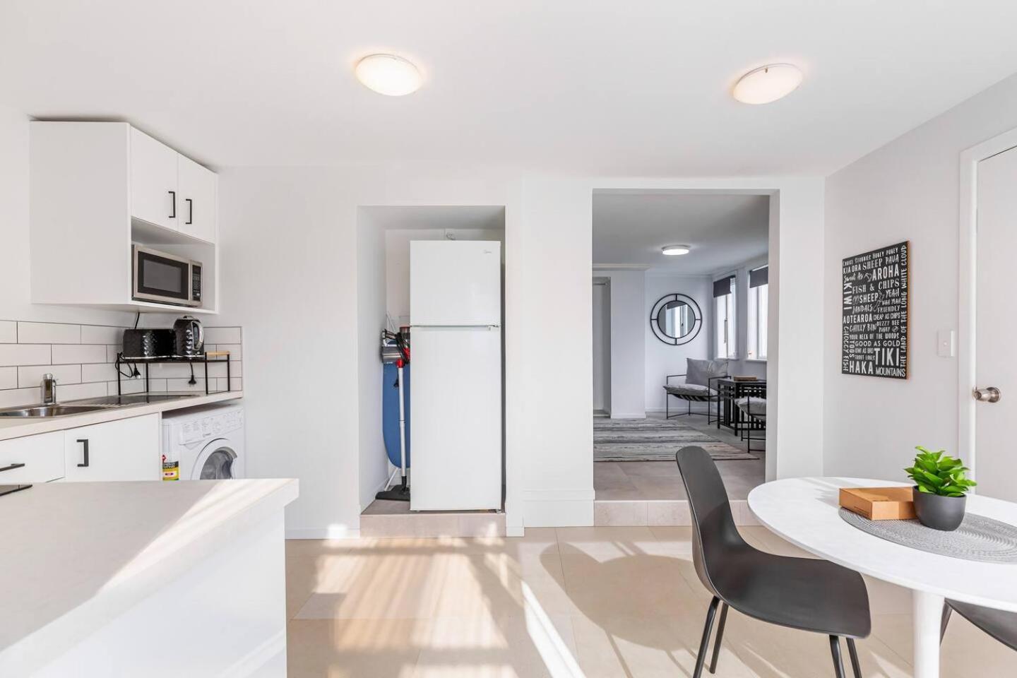 Riches And Sleep Unit With Wi-fi And Parking Holiday home Auckland