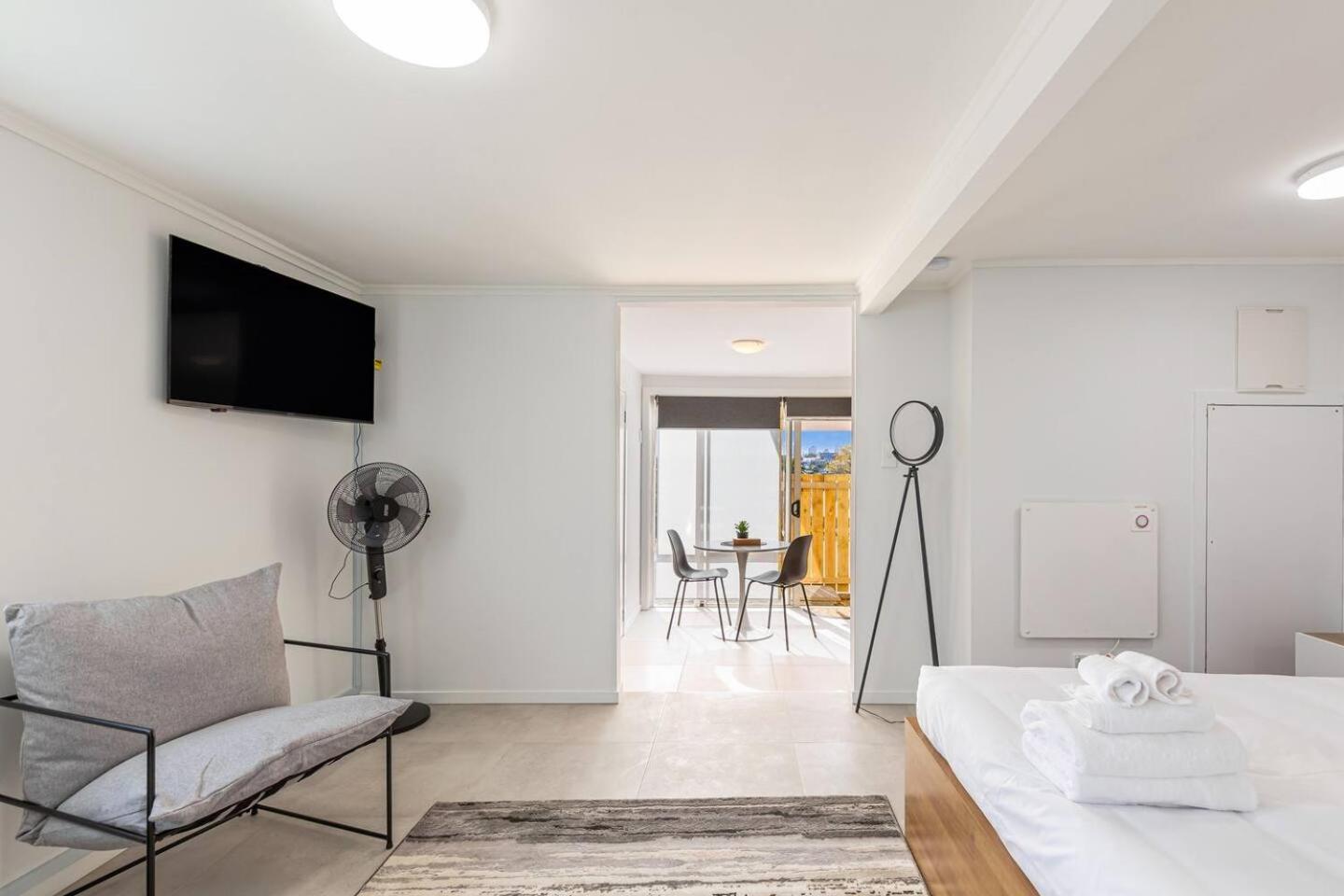 Holiday home Riches And Sleep Unit With Wi-fi And Parking Auckland