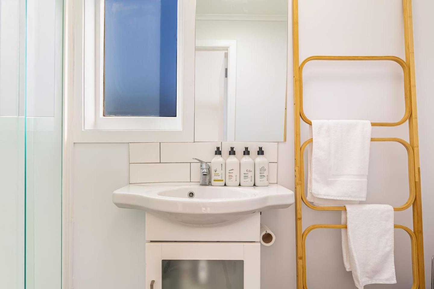 Riches And Sleep Unit With Wi-fi And Parking Holiday home *