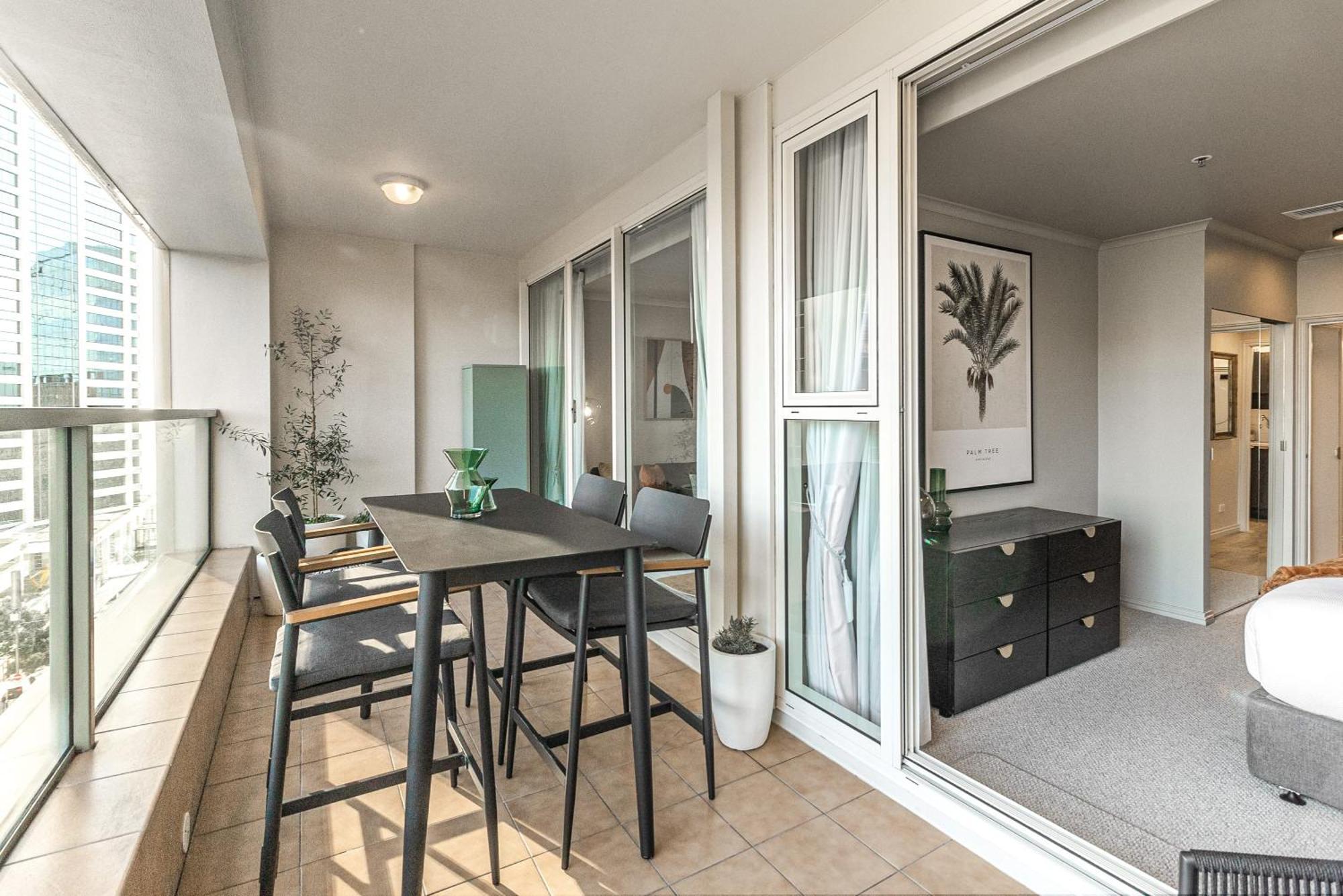 Luxurious Harbour View In Downtown Apartment