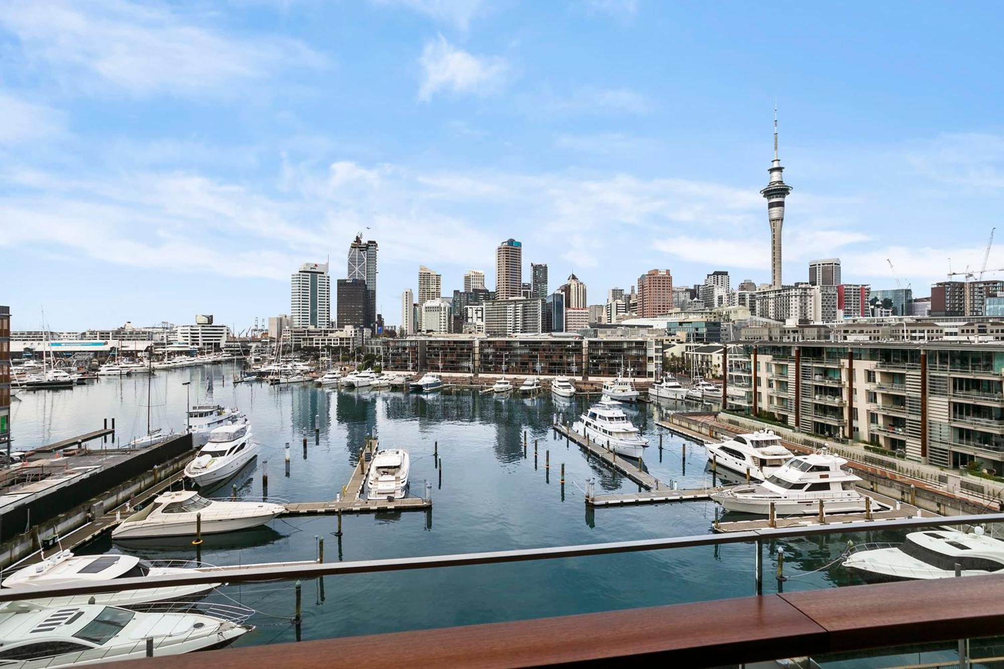 Harbour Front Living At Wynyard Marina Apartment *