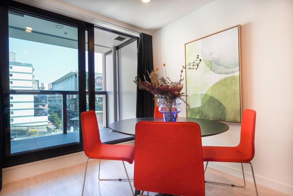 Apartment 2-bs Adjacent To Sky Tower *