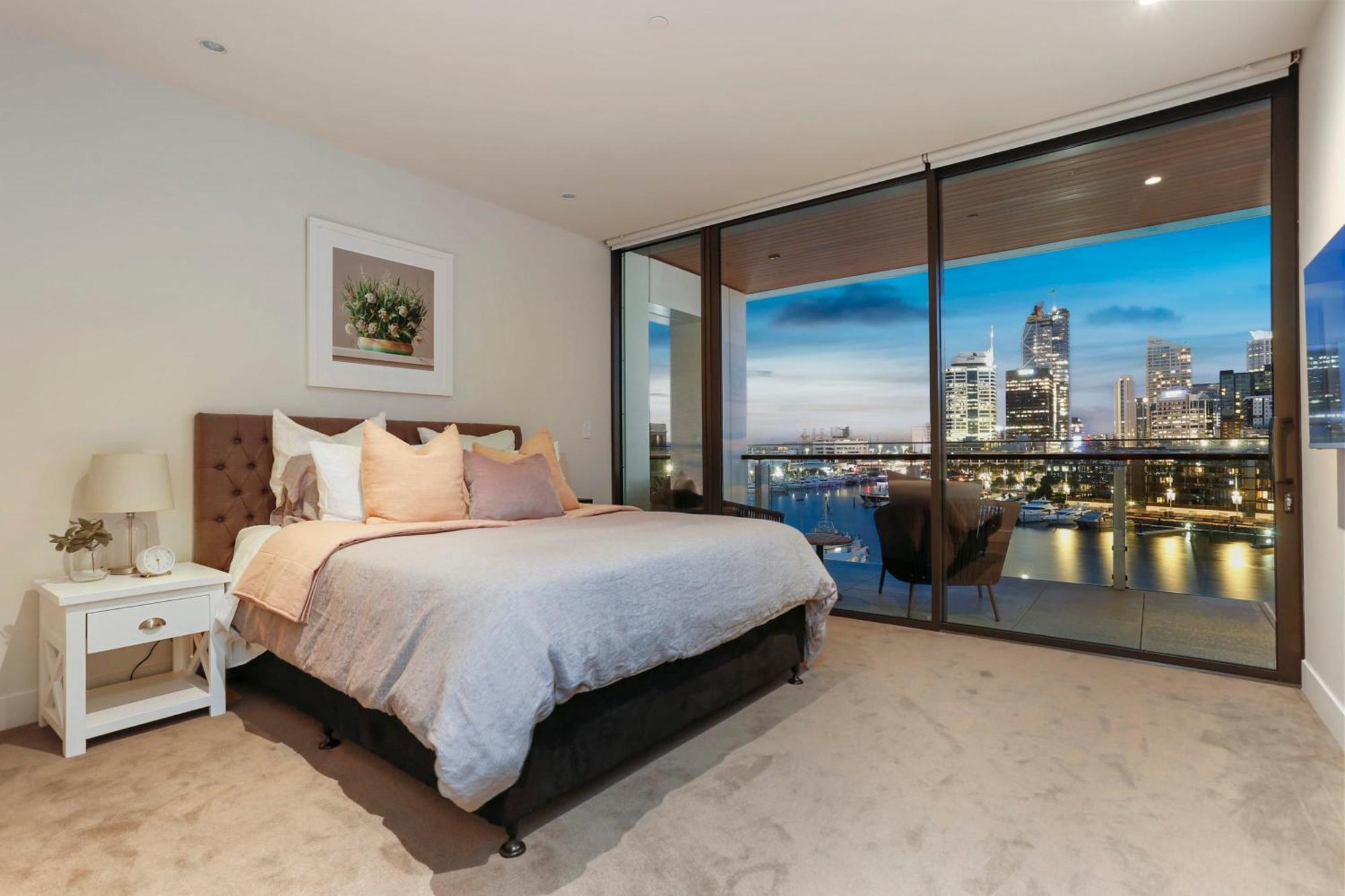 Harbour Front Living At Wynyard Marina Apartment