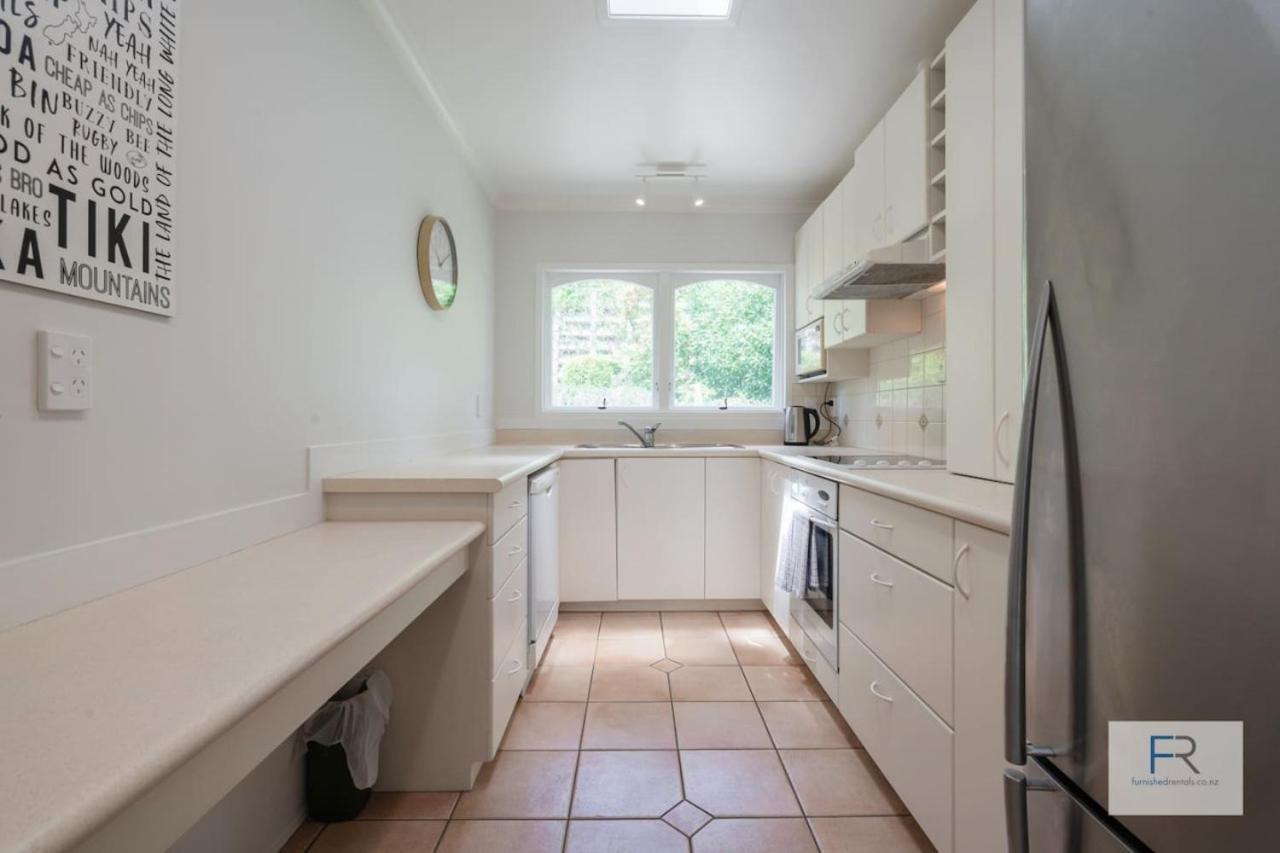 Holiday home Spanish Charm - Stylish 3br Steps From The
