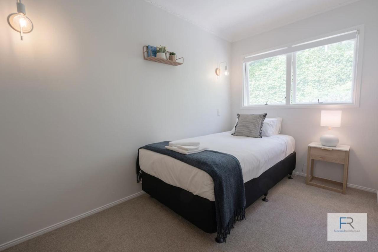 Spanish Charm - Stylish 3br Steps From The Holiday home Auckland