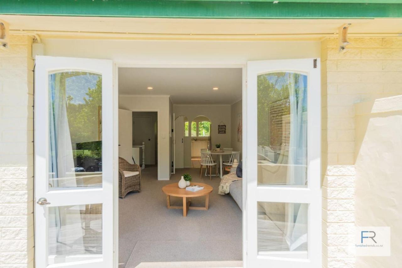 Spanish Charm - Stylish 3br Steps From The