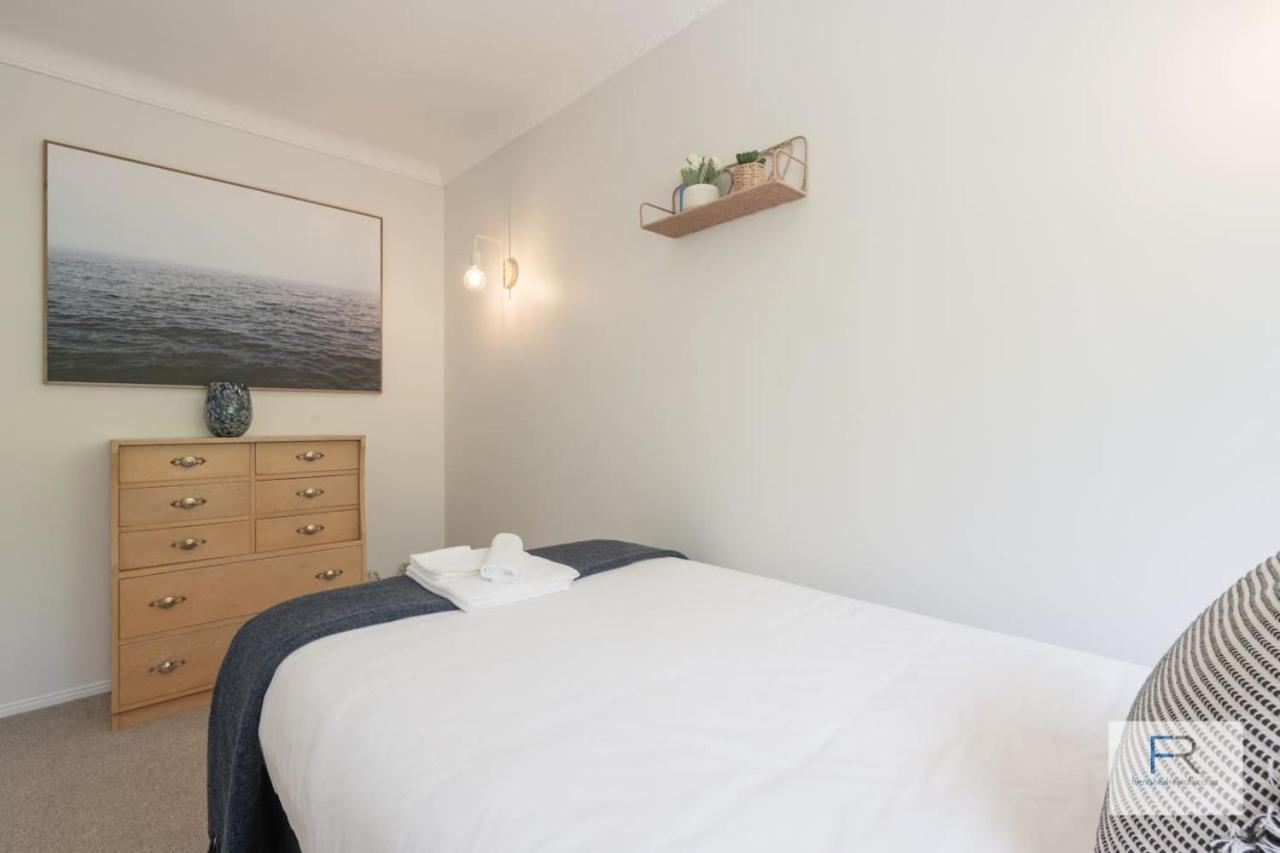 Spanish Charm - Stylish 3br Steps From The Auckland