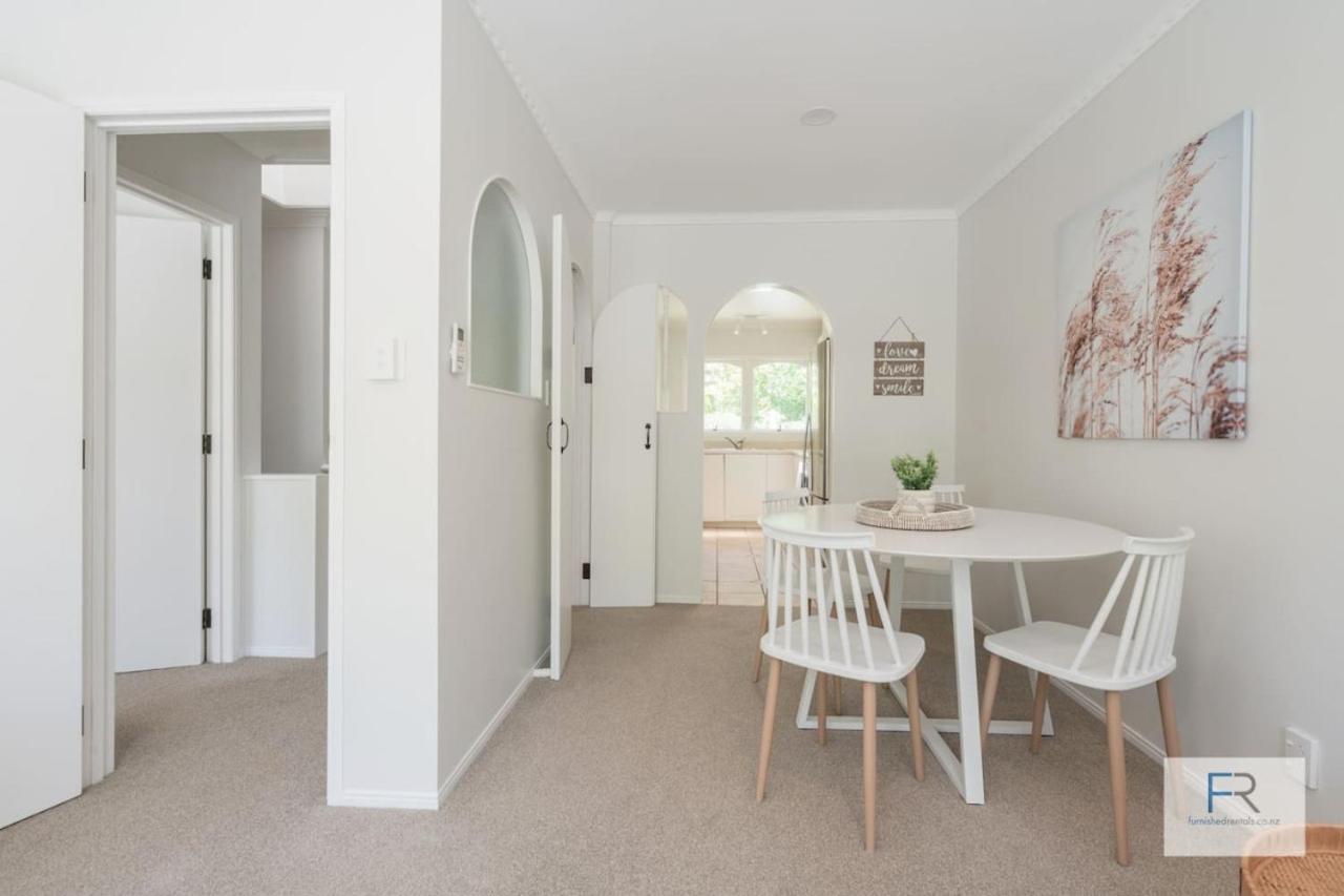 Spanish Charm - Stylish 3br Steps From The