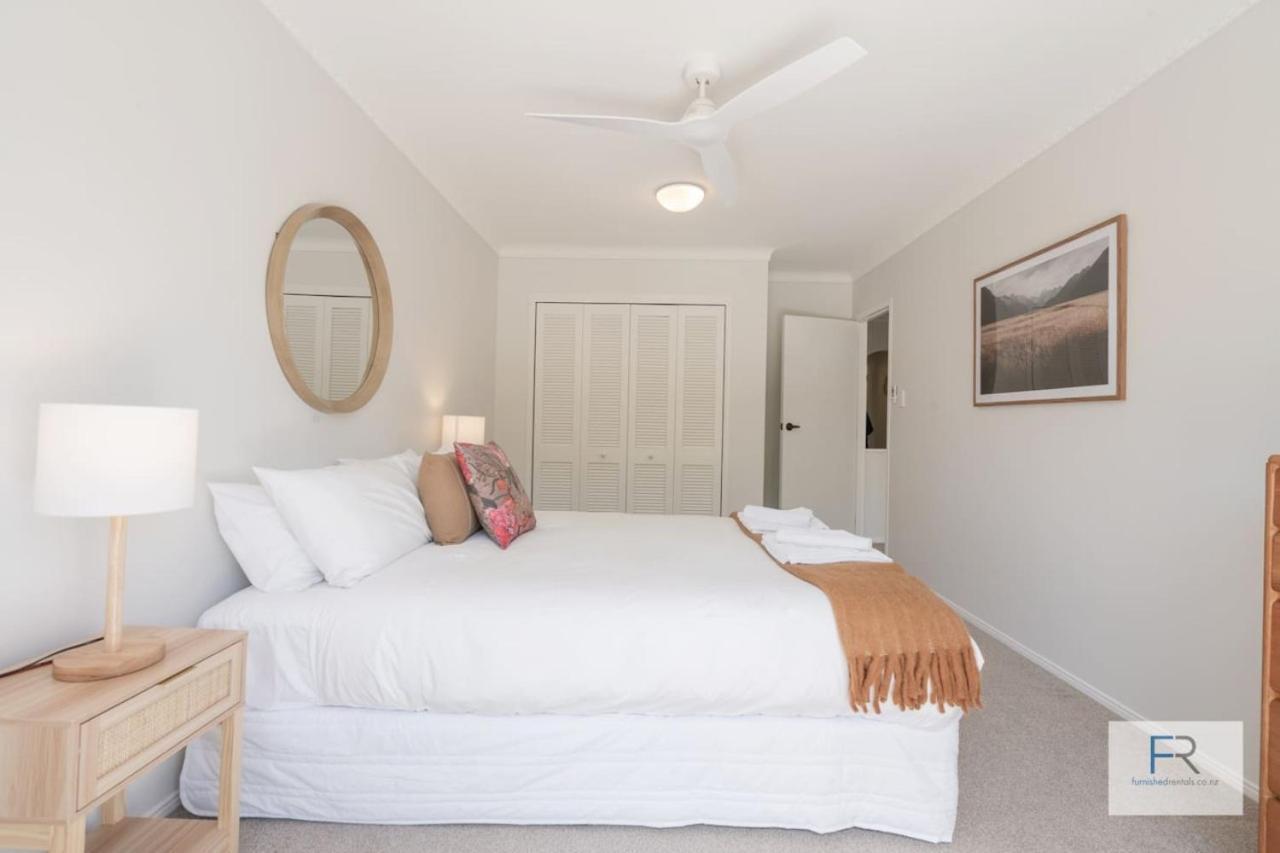 Spanish Charm - Stylish 3br Steps From The Holiday home Auckland